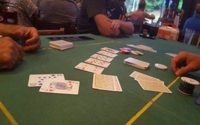 Who Shows Their Cards First in a Poker Showdown?